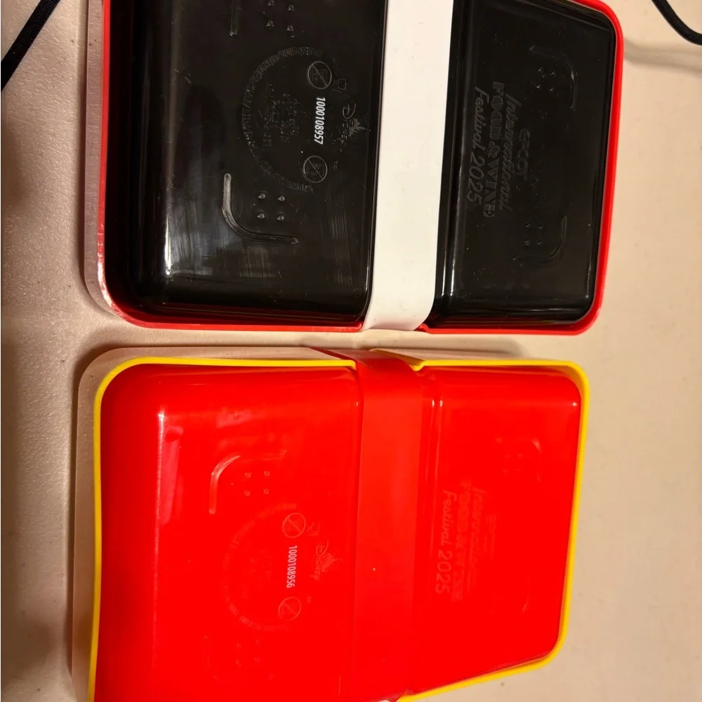 2 Mickey mouse & Minnie Mouse lunch boxes from Epcot good & wine festival - Picture 3 of 6